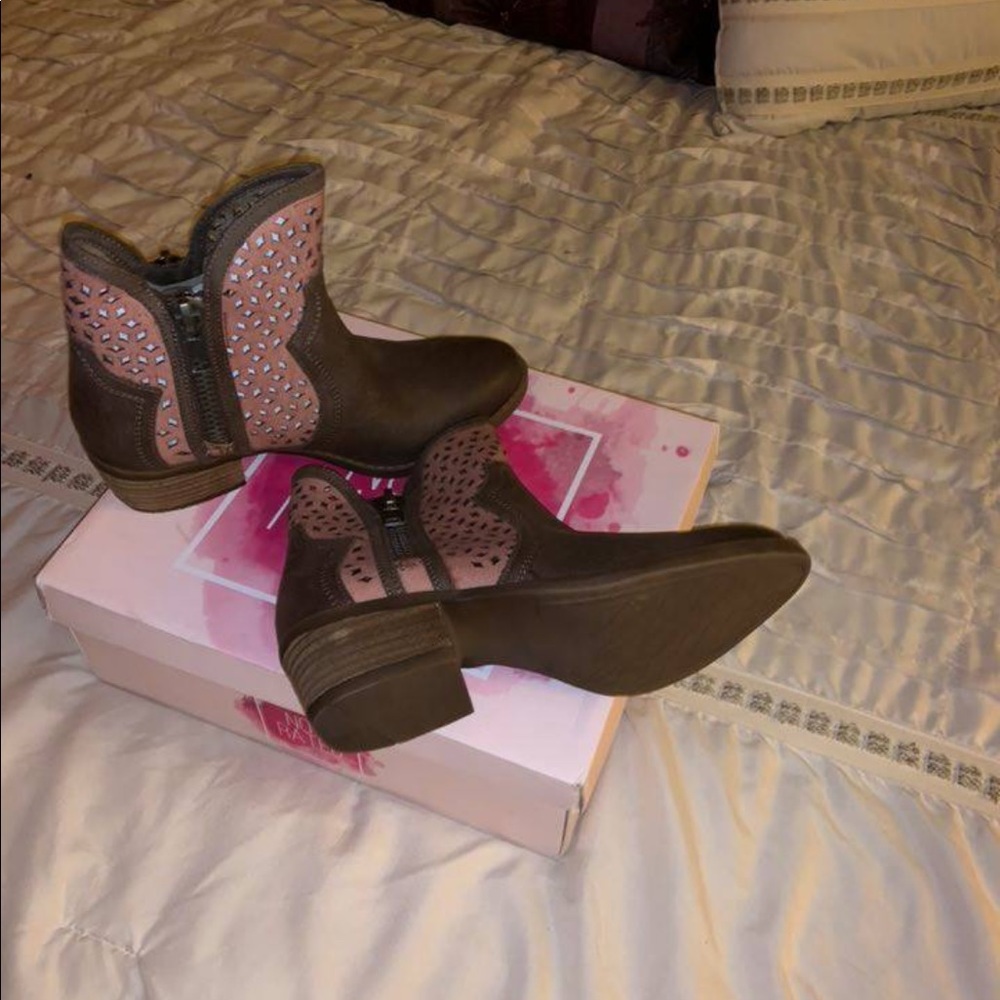 Not rated boots